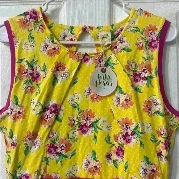 NWT wild flower clothing co. Women’s size Medium- yellow/pink floral pattern. - Picture 7 of 8